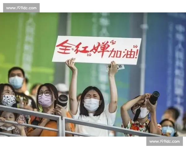 女生挑战极限脱衣赛 揭秘背后心理博弈与身体极限对决